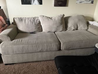 Couch MUST PICK UP