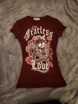 Fixed red graphic shirt