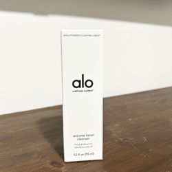 NEW Alo Yoga Enzyme Facial Cleanser 95ml