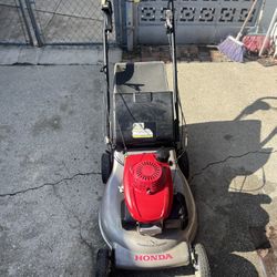 Honda self-propelled gas walk-behind lawn mower