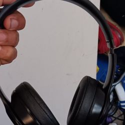 Beats Solo 3 Bluetooth Headphones 