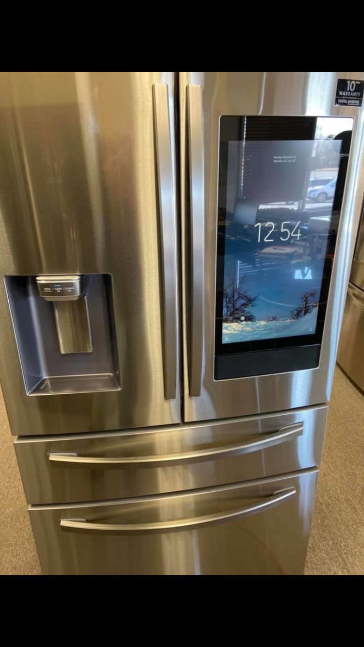 Samsung Smart hub refrigerator 2019 floor models(PLEASE READ THE DETAILS)