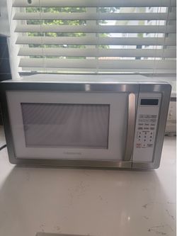 Farberware Microwave 1.1 Cu. Ft. Countertop Microwave Oven