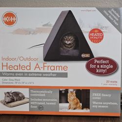 K & H Thermo A-Frame Heated Cathouse