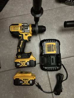 Dewalt Hammers Drill Kit  3 Speed 2 Battery 5.0 Fast Charger 