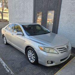 2011 Toyota Camry XLE – Sunroof, Leather, Reliable Daily Driver!