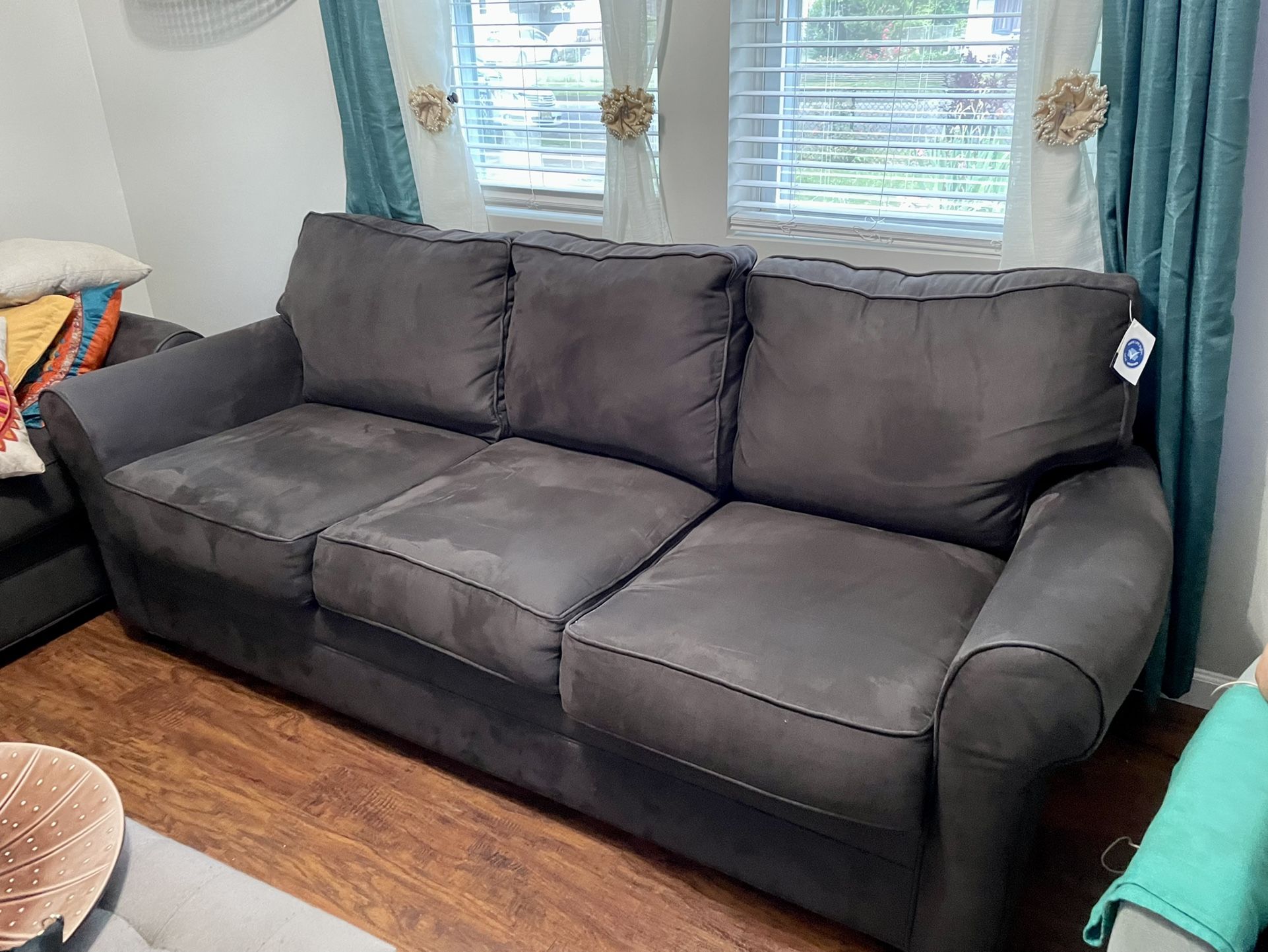 Barely used Sofa (three Seater) Cindy Crawford Home