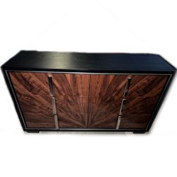 Nice Dresser W/ Mirror And 2 Nightstands