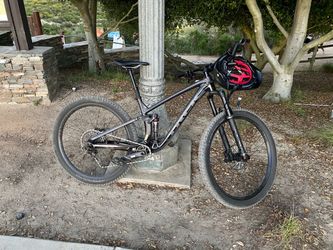 2020 Trek Fuel EX 8 - Size M - 29” Wheels