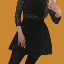 Little Black Dress With Lace Waist And Sleeves 