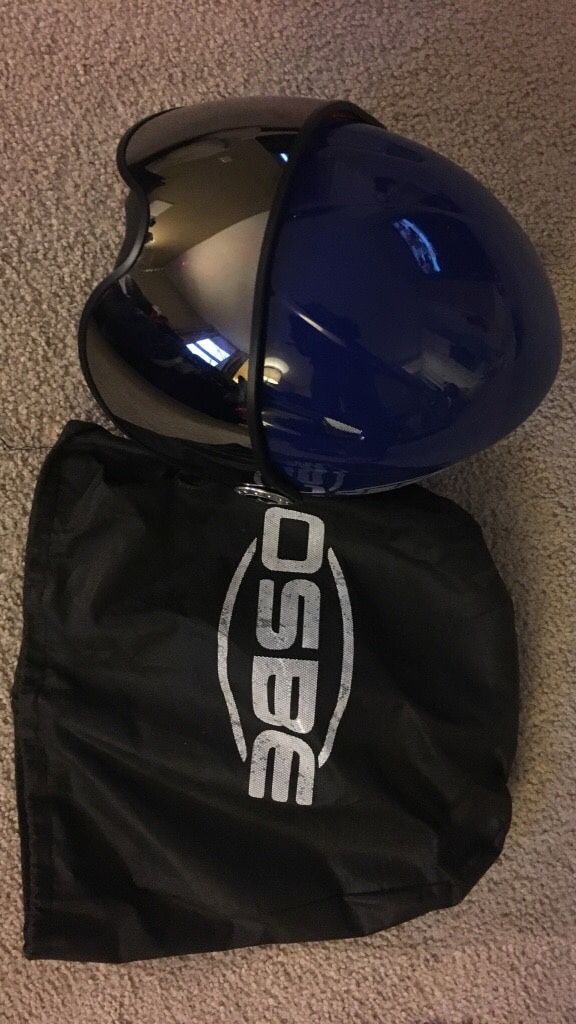 Ski helmet