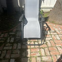Inclinable outdoor chair