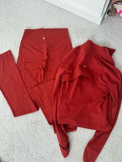 Lululemon women’s tracksuit