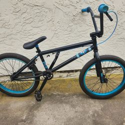 BMX Bike Kink Curb