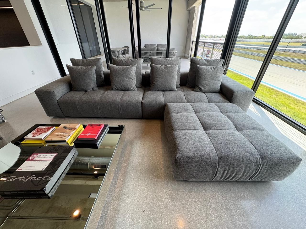 Aglow Sectional Artefacto