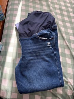 Old Navy Maternity Jeans 16