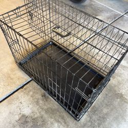 Dog Crate 19X30X21 $30 Gilbert And Ray Rd. Check All Pics And Offers.