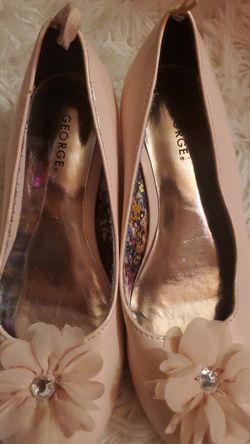 Girl's shoes