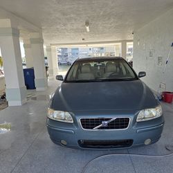 2005 Volvo S-60