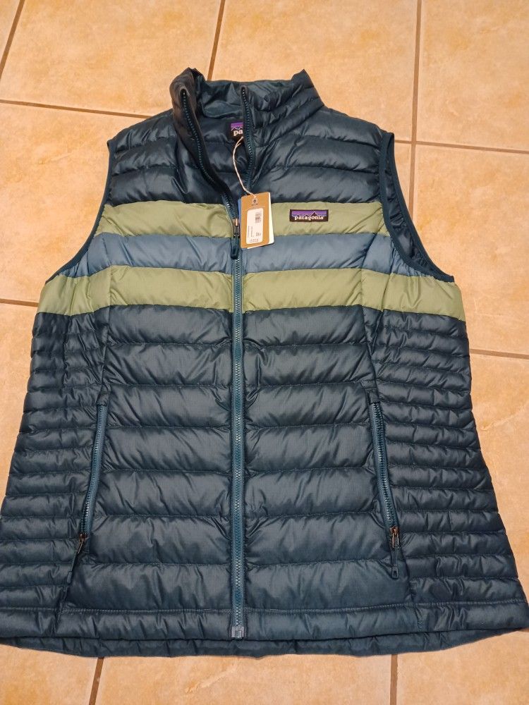 Women's Patagonia Puffer Vest Coat Size XL New