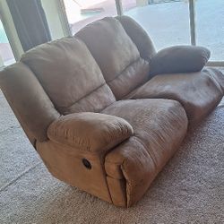 BROWN MICROFIBER RECLINING LOVESEAT 
