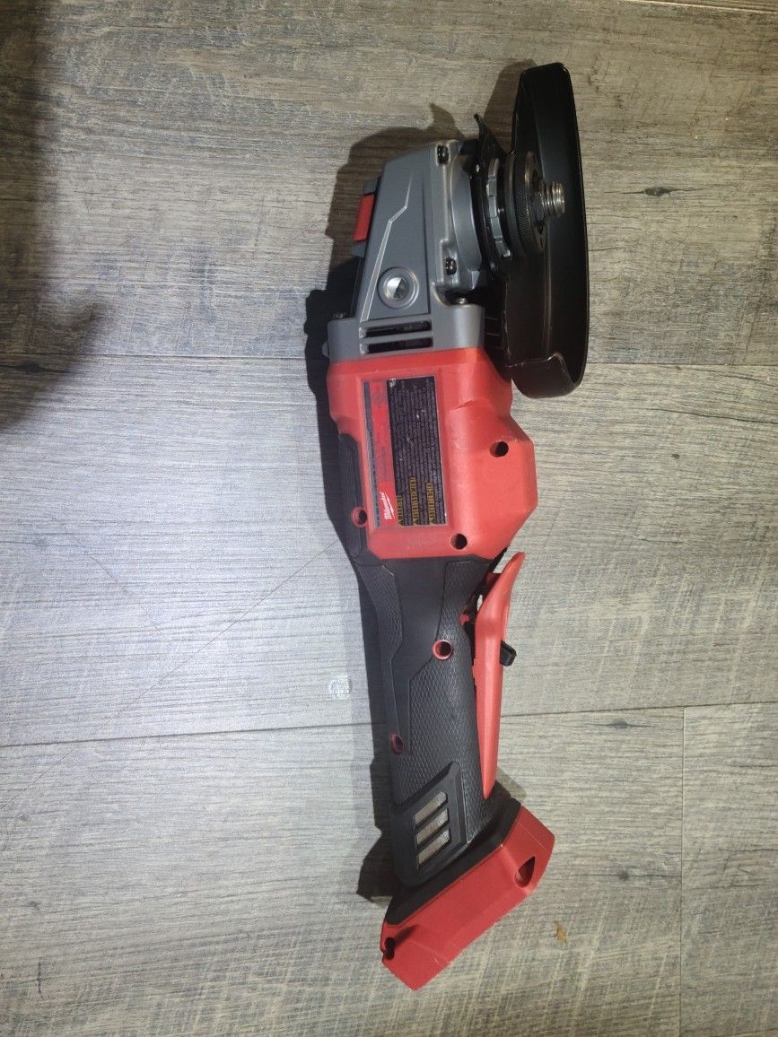 Milwaukee  4-1/2 in./6 in. Braking Grinder 