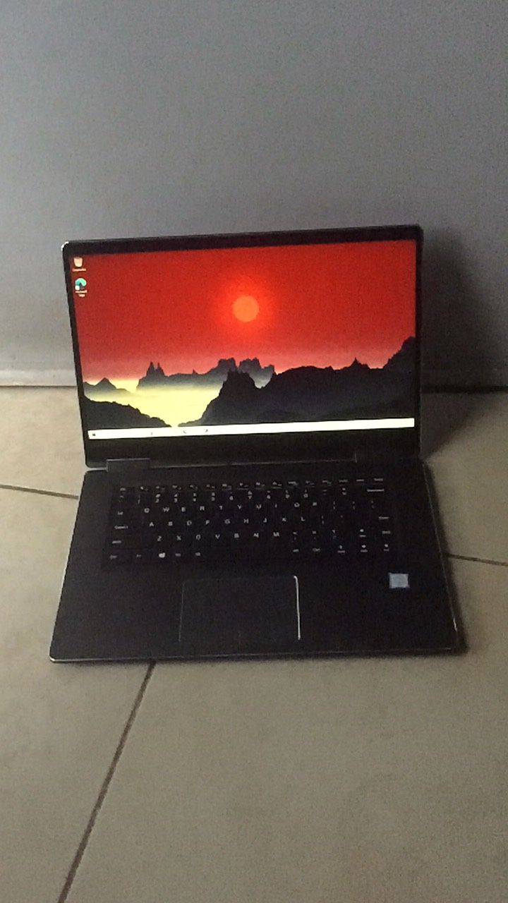 15.6” Lenovo Yoga 2-1 Touchscreen i5 Processor 128gb SSD 8gb Ram Come With Charger Good Condition window 10