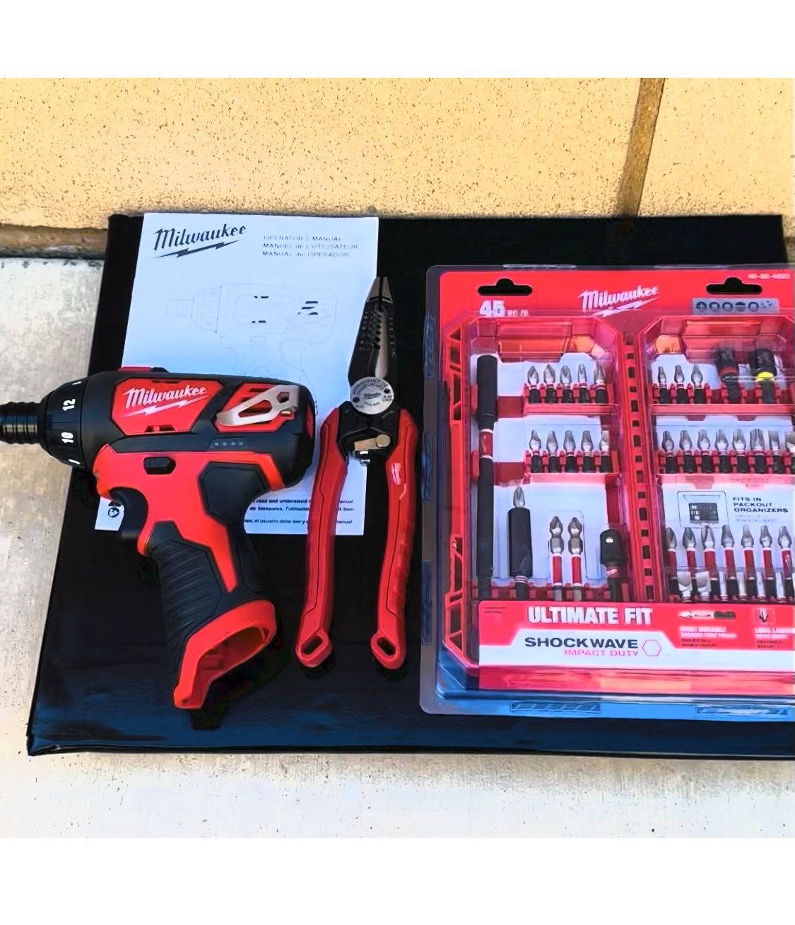 Milwaukee 12V Lithium-lon Cordless 1/4 in. Hex Screwdriver with Wire Stripper and 45 pcs bit set