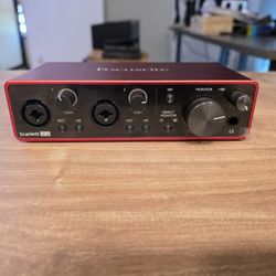 Focusrite Scarlett x2i2 (3rd Gen) USB Audio Interface - Like New