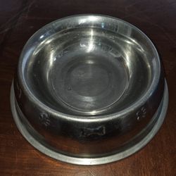DOG FOOD BOWL 7 1/4" WIDE BY 2 3/4" HIGH