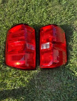 Tail lights Silverado 2014-2018