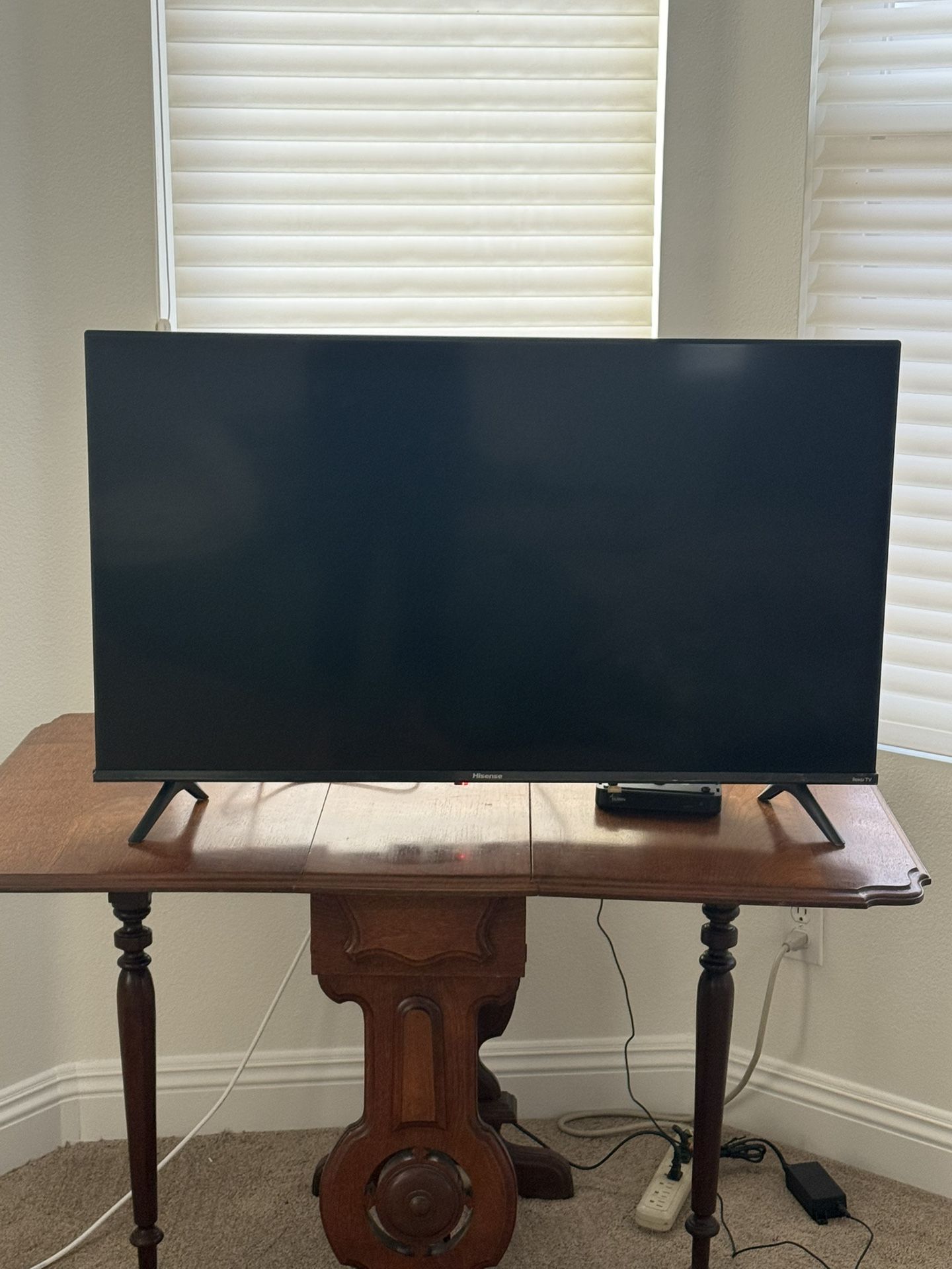 40” Roku Tv - Pending pick up