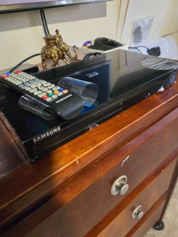 Samsung Blu-ray Player with Remote.