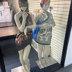 Full body manikin, cool looking girls