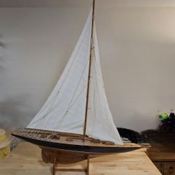 USS ENDEAVOUR large model