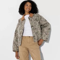 Wild Fable Women’s Padded Denim Barn Jacket Khaki Leaf M