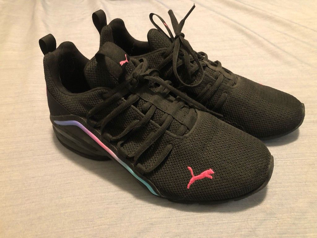 Puma Axelion Shoes
Never worn PUMA athletic shoes. Size 10 in women’s. Basically brand new!
Any questions message please (: