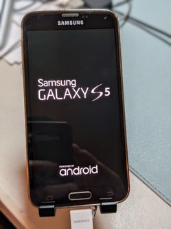 Samsung Galaxy S5 – Rose Gold  – Charger Included