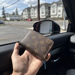womens Louis vuttion wallet