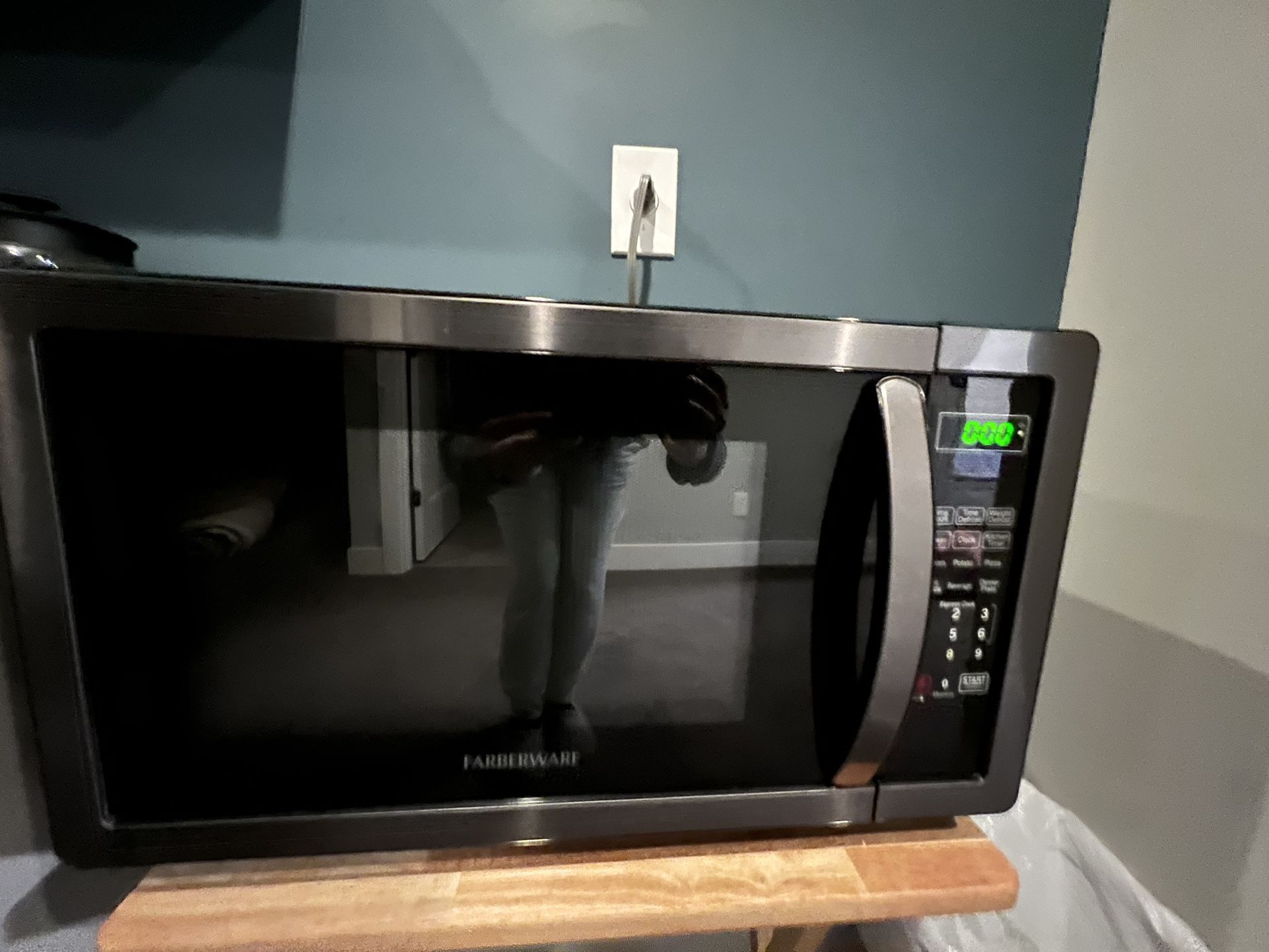 Brand New Microwave. Never Used 