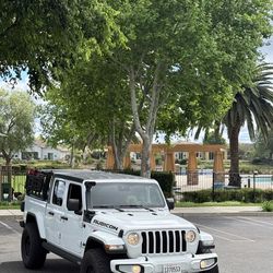 2021 Jeep Gladiator Fully loaded lifted