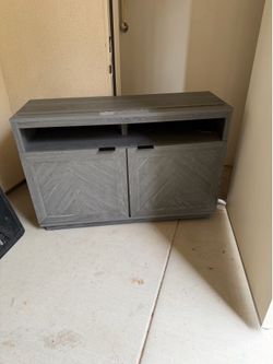 Entertainment center