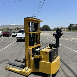 Big Joe Forklift Pallet Stacker