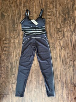 Alo Yoga Two-Piece Set Sports Bra and Leggings