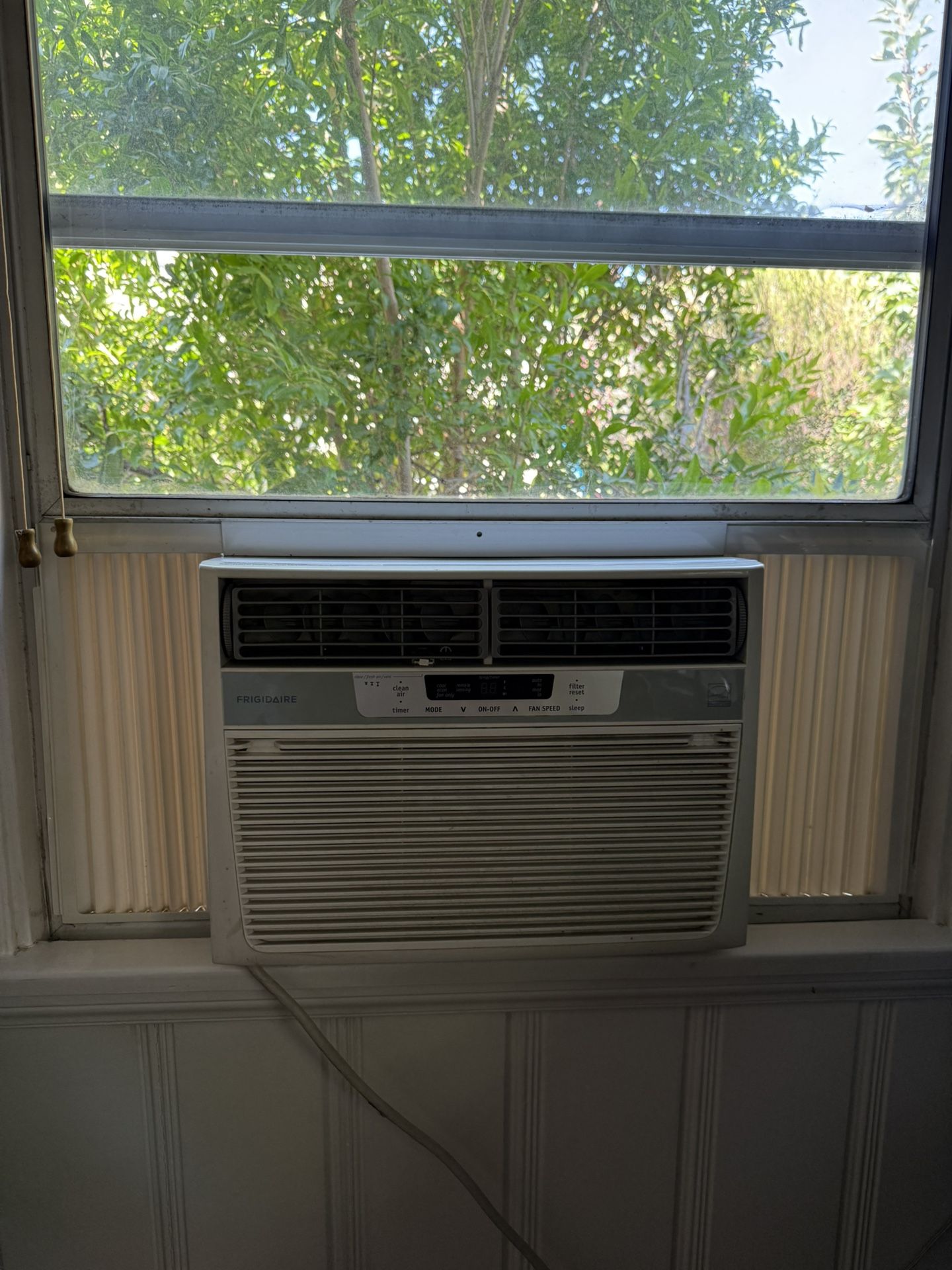 Frigidaire 10,000 BTU Window AC – Digital Control – $180 (Los Angeles)