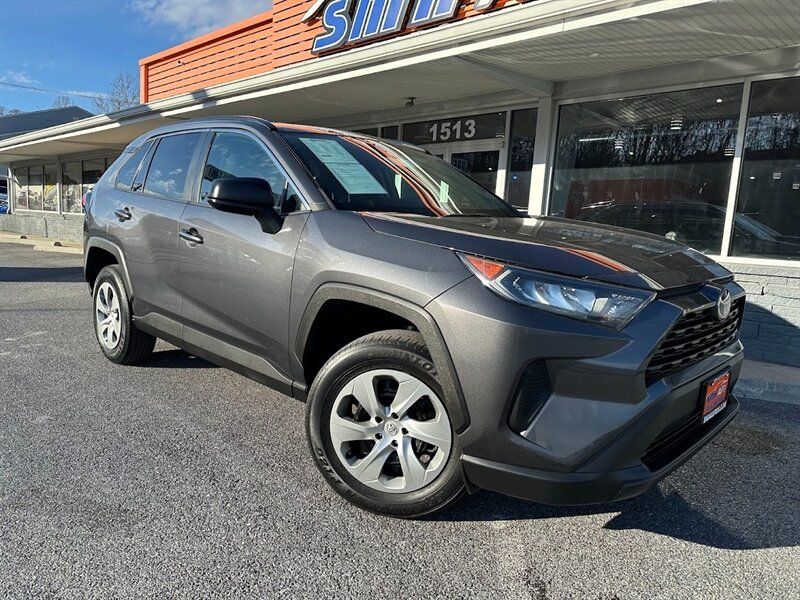 2020 Toyota RAV4 LE