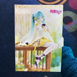 NEW IN BOX Hatsune Miku FuRyu Canary Bird Ver. Noodle Stopper Figure