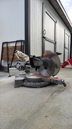 Good Condition RIDGID 15 Amp Corded 12 in. Dual Bevel Sliding Miter Saw