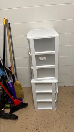 2 sets of 3  plastic drawers