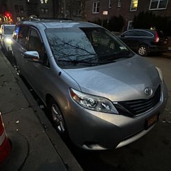 2014 Toyota Sienna